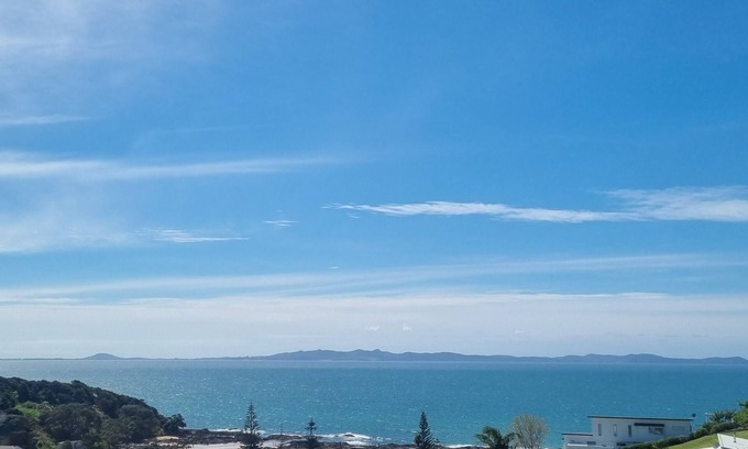 Cable Bay House | Belvedere: Breathtaking Oceanfront Views Await You