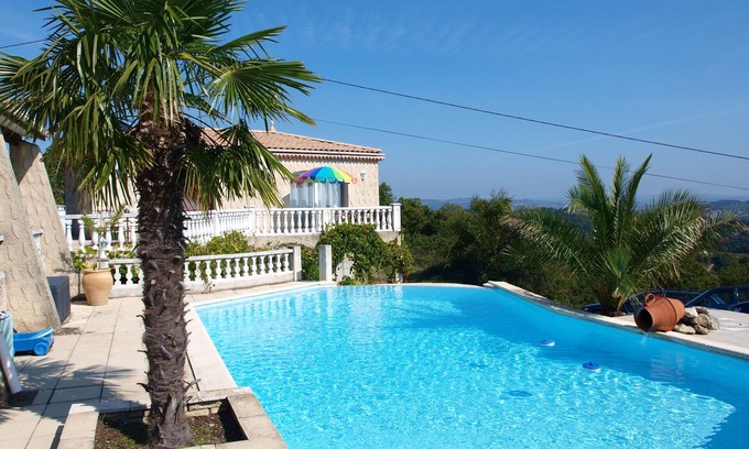 Crozes-Hermitage Apartment | Guest Rated: 10/10 at Belvedere des Mejeans with Pool