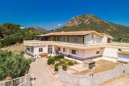 Gonnesa Apartment | Seaside Retreat: Guest Rated 10/10 & Child Friendly Stay