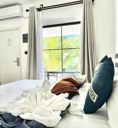 Thoddoo House | Experience Belvedere Thoddoo: Oceanfront with Pet-Friendly Perks