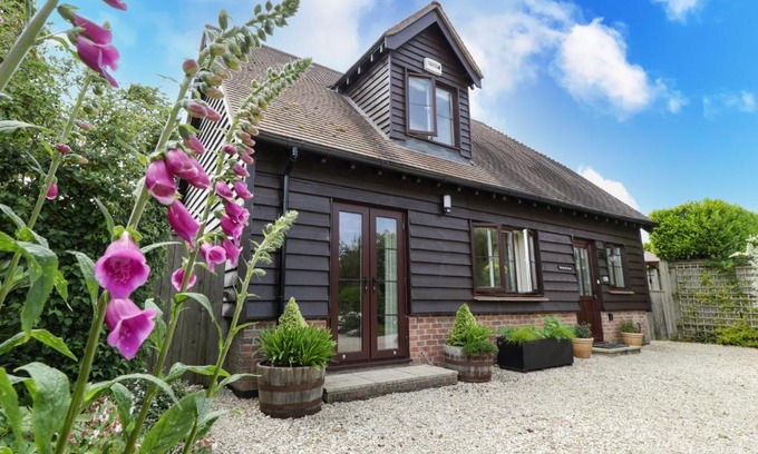 Sturminster Newton House | Discover Belview Cottage: 4-Star Retreat with Child-Friendly Amenities