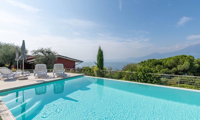Frader House | Family-Friendly Retreat at Belvilla by OYO Gianni B Four Plus One