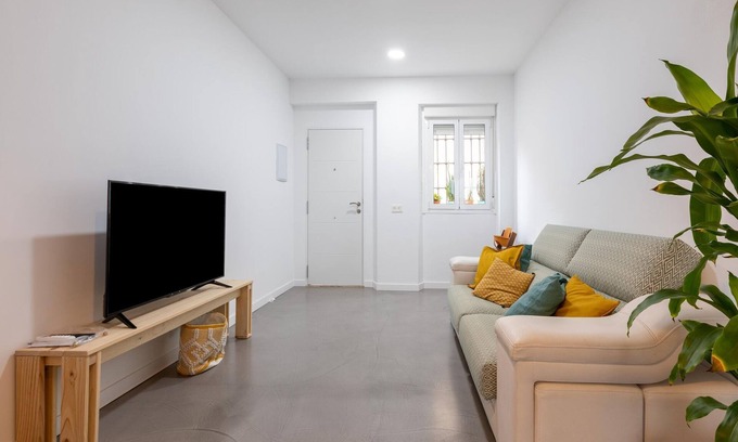 Almeria Centro House | Inviting Belvilla by OYO Duplex - Family Friendly with Kitchen