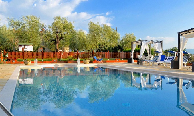 Pian di Sco Apartment | Relax at Belvilla by OYO Le Balze with Pool & Spa Access