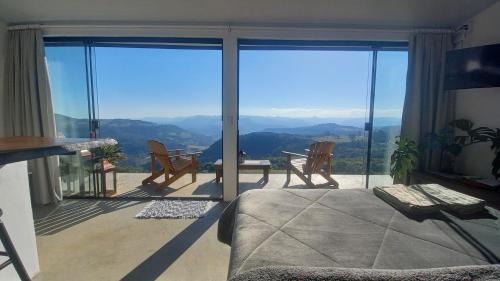 Igrejinha House | Discover Bem Vindo Ao Presente: Pet-Friendly Retreat!