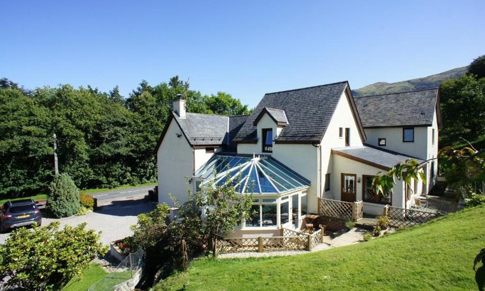 Fort William House | Guest Rated 10/10: Ben Nevis Guest House Awaits You