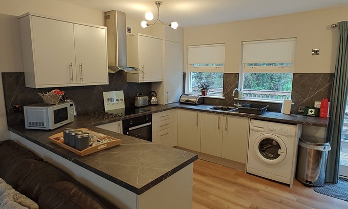 Tarbet Cottage | Discover Ben Reoch Cottage - Ideal for Family Getaways