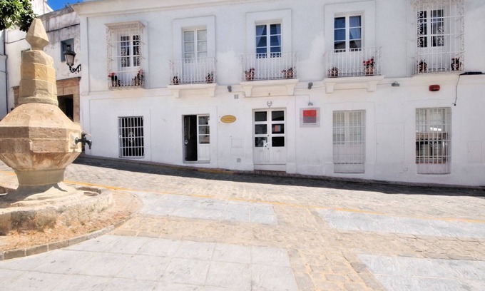 Tarifa House | Benali Guesthouse: Relaxation with Spa and Family Amenities