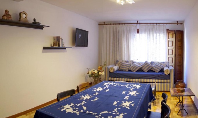 Old Town of Avila Apartment | Benavites 5 Centro: Pet-Friendly Retreat with Free WiFi