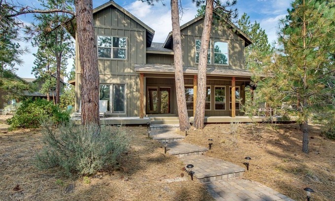 RiverWild House | Unforgettable Bend Getaway - Walk to Deschutes River