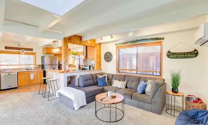 Deschutes River Woods House | Inviting Bend Home with Fire Pit, Near High Desert Museum