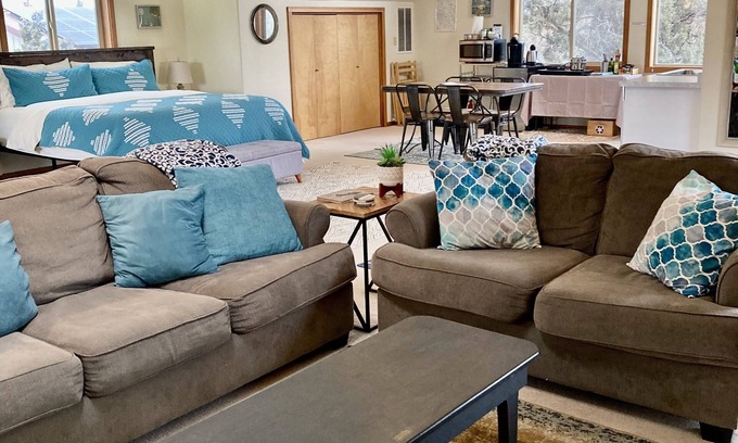 Bend Apartment | Relax at Bend Ranch Guesthouse with Pets Welcome