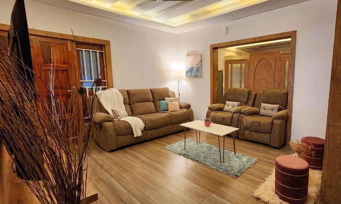 Gonikoppal Apartment | Impressive Bendheka: 4-Star Family-Friendly Apartment