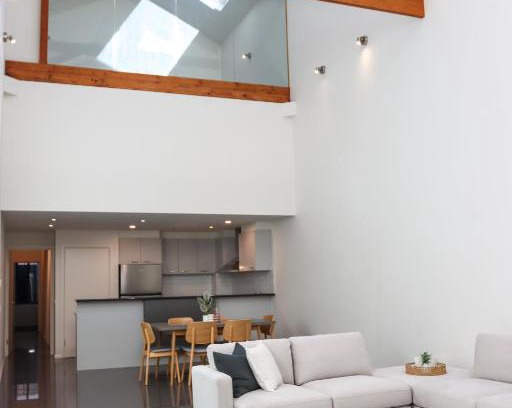Bendigo Apartment | Discover Bendigo Townhouse - Walk to the CBD, Child-Friendly