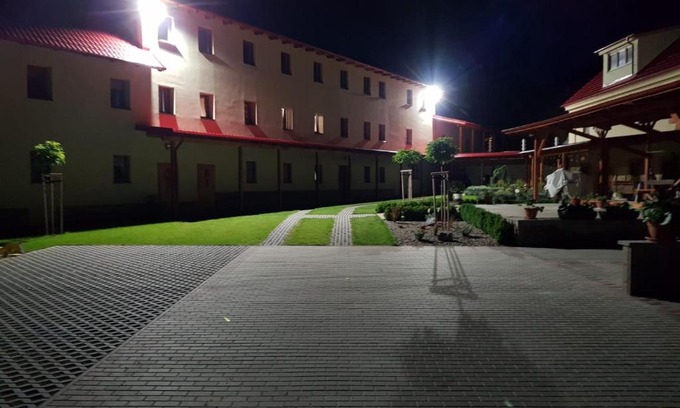 Dusniky Bed & Breakfast | Pet-Friendly Retreat at Bendovský dvůr - Rated 9/10