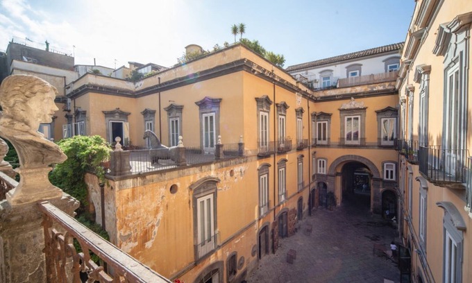 Naples City Centre Apartment | Stunning Benedetto Croce Apartment with Spectacular Views