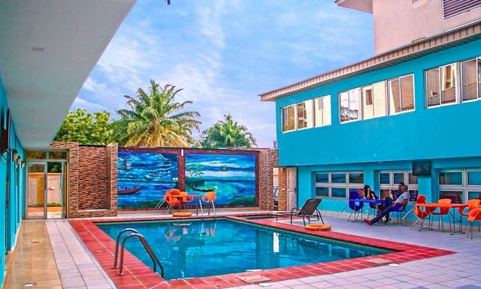 Apapa Hotel | Budget-Friendly Beni Gold Hotels in Apapa with Pool & Dining