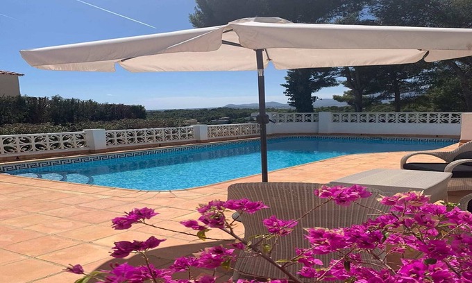 Altea la Vella House | Benidorm Skyline Pool Retreat
