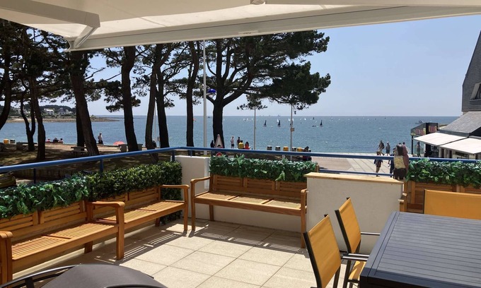 Benodet Apartment | Seaside Retreat in Benodet: Ocean View & Dining Nearby