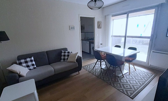 Benodet Apartment | Serene Bénodet Retreat with Spa and Oceanfront Views