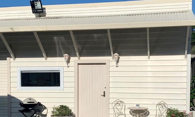 Porirua Ski Chalet | Cozy Benrose Farm Cottages with Hot Tub & Pet-Friendly Options