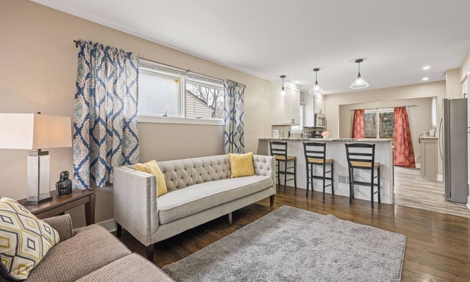 Benson House | Cozy Benson: Pet-Friendly Living with No Extra Fees