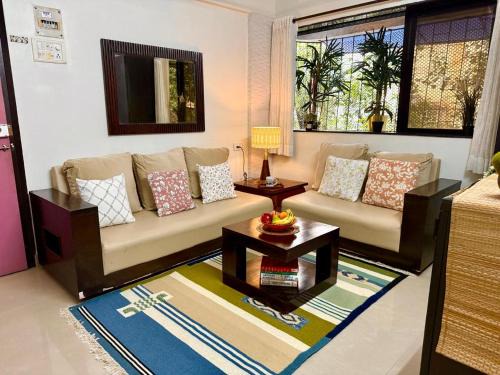 Pali Hill Apartment | Comfortable Stay at Benston 203, Bandra West by Connekt Homes