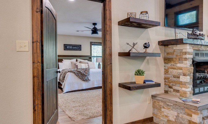 Pickens Cabin | Relaxing Bent Tree Cabin with Hot Tub & Lake Views