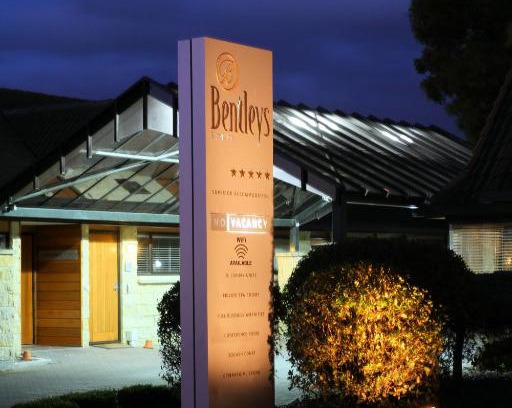 Palmerston North Hotel | Discover Bentleys Motor Inn: 4-Star Comfort & Family-Friendly Amenities