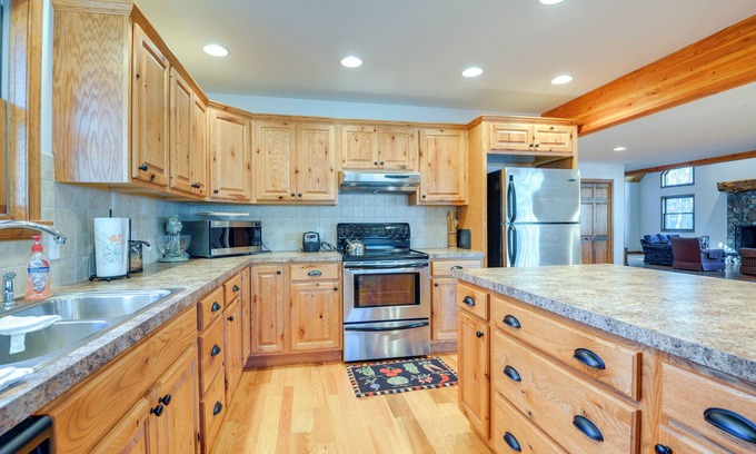 Benton Cottage | Serene Benton Home with Private Deck and Scenic Views