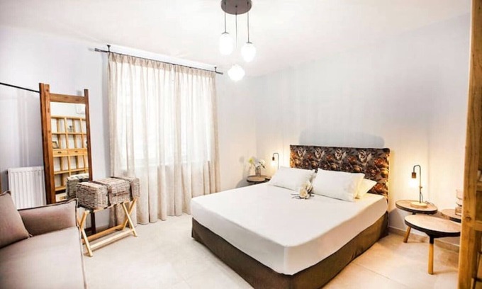 Pangrati Apartment | Unforgettable Bentzi Boutique Apartment with Spa & Hot Tub