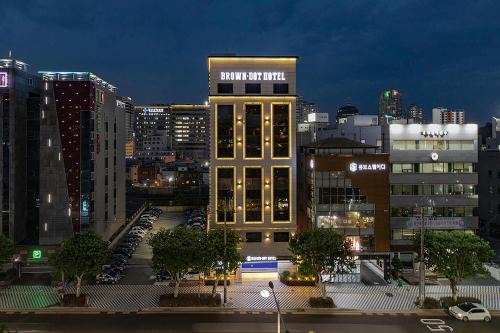 Beomil-dong Hotel | Discover Comfort at Beomil Brown Dot Hotel with Breakfast