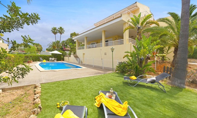 Santa Ponsa Apartment | Relax at BeOnHolidays Villa Berry with Pool & Spa Amenities