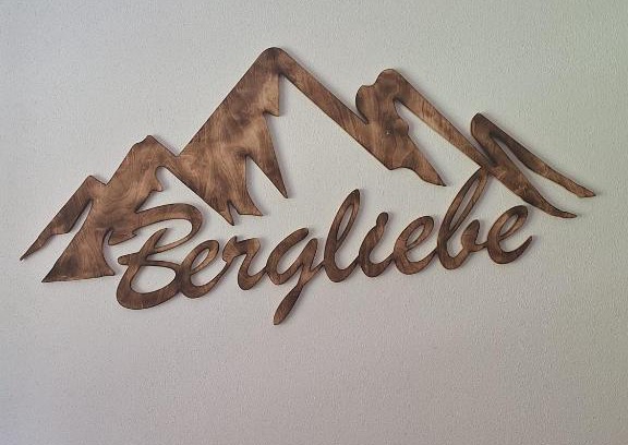 Sankt Martin am Tennengebirge Apartment | Oceanfront Escape at Bergliebe with Breakfast & Family Fun