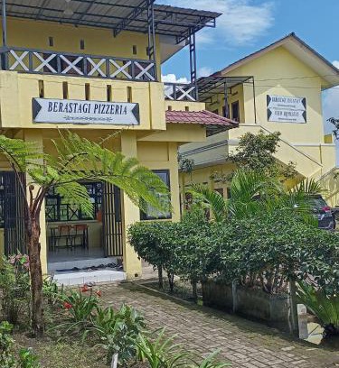 Berastagi House | Beautiful Berastagi Mountain View Homestay & Pizzeria