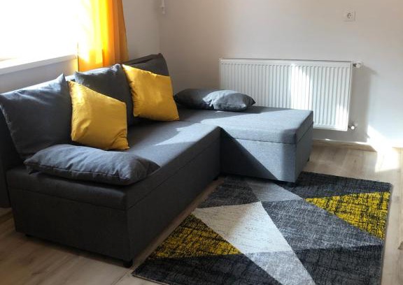 Vasarosnameny Apartment | Top-Rated Bereg Szíve Apartman: Family-Friendly Retreat