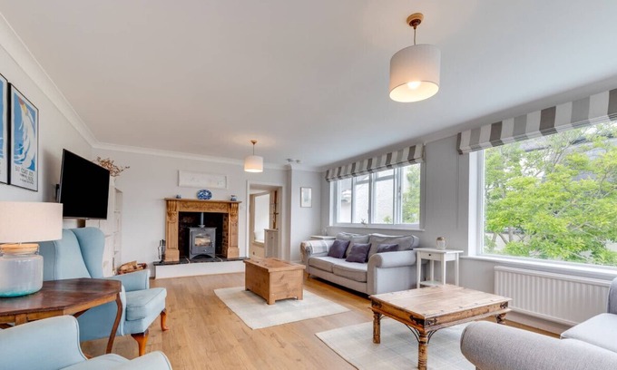 Martlesham Heath Apartment | Beresford House - Three Bedroom Apartment, Sleeps 7