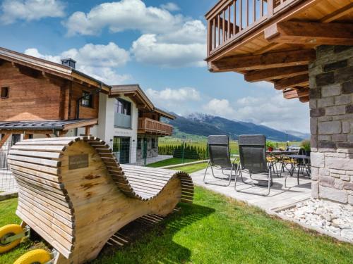 Piesendorf Ski Chalet | Discover BergbiberHAUS XL: Oceanfront Bliss & Spa Retreat