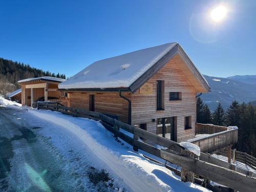 Auen Apartment | Pet-Friendly Bergchalet Stolzalpe with Oceanfront Views
