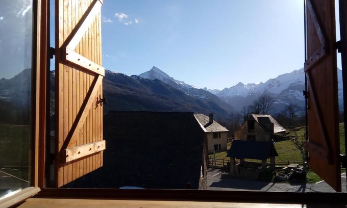 Arcizans-Dessus House | Pet-Friendly Bergerie Aménagée with High Guest Ratings