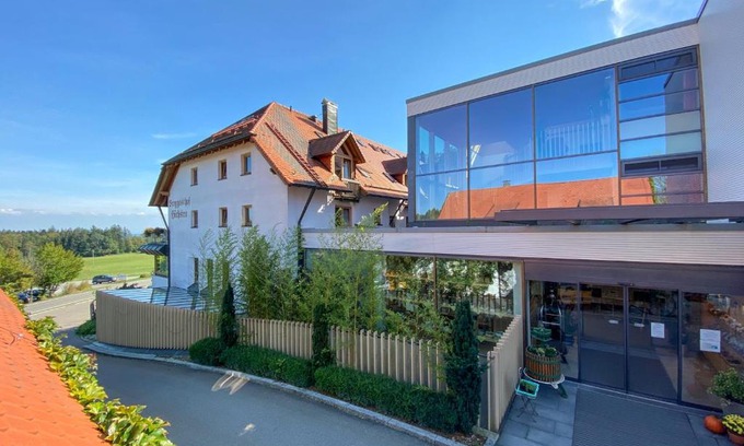 Deggenhausertal Hotel | Discover Berggasthof Höchsten: Pet-Friendly Retreat