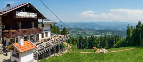 Maibrunn Hotel | Pet-Friendly Stay at Berggasthof Hochpröller with Dining