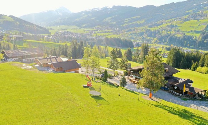 Kitzbuehel Apartment | Welcoming Berggasthof Staudachstub'n with Pet-Friendly Amenities