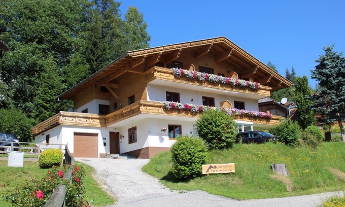 Untertschern Apartment | Family-Friendly Stay at Berghaus Traumblick - 9.5/10 Rated