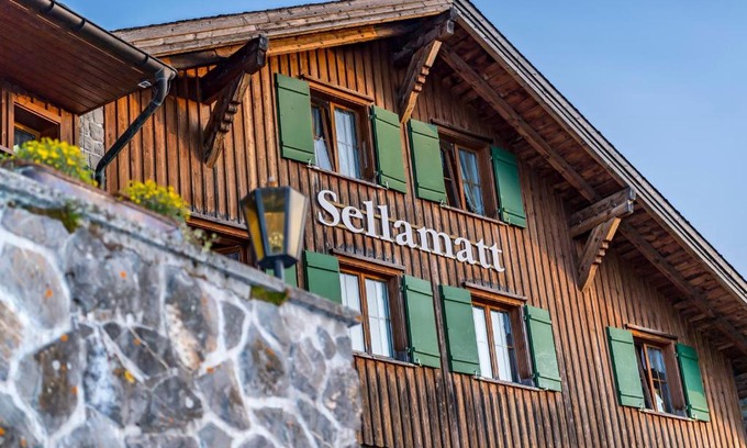 Alt Sankt Johann Hotel | Explore Berghotel Sellamatt: Family-Friendly & Pet Welcoming