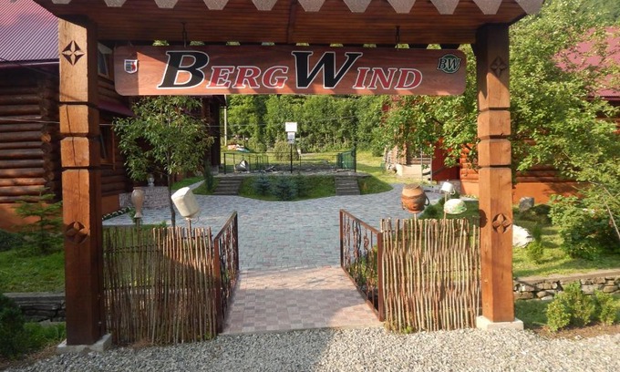 Ruska Mokra Hotel | Discover BergWind: Top-Rated Stay with Hot Tub & Breakfast