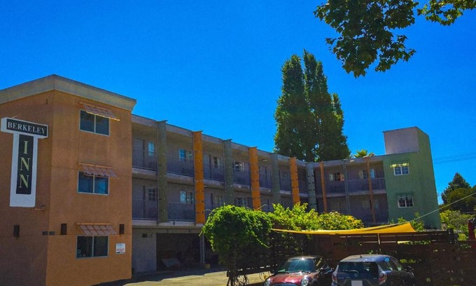 Northwest Berkeley Hotel | Family-Friendly Stay at Berkeley Inn | Guest Rated 7/10