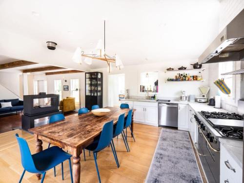 Craryville House | Discover Berkshire Vacation Rentals: Relaxing Farmhouse Getaway