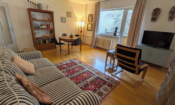 Kreuzberg Apartment | Quiet Berlin Apartment with Spa and Hot Tub Amenities