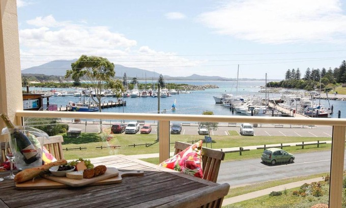 Bermagui Apartment | Vista Marina Penthouse #5 - Breathtaking Ocean Views Await